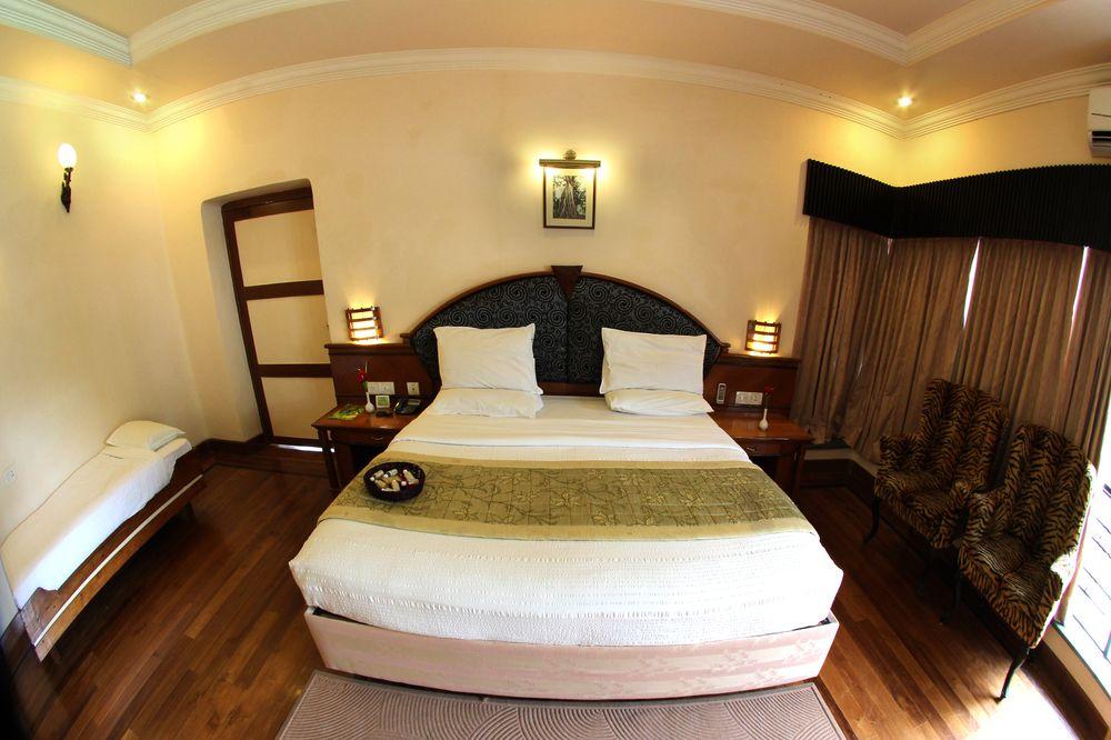 Aranya Nivas Hotell Thekkady Exteriör bild